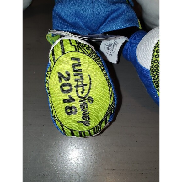 Walt Disney World Marathon run Disney Mickey Mouse Plush 2018 Fast Shipping Wdw - Picture 9 of 12